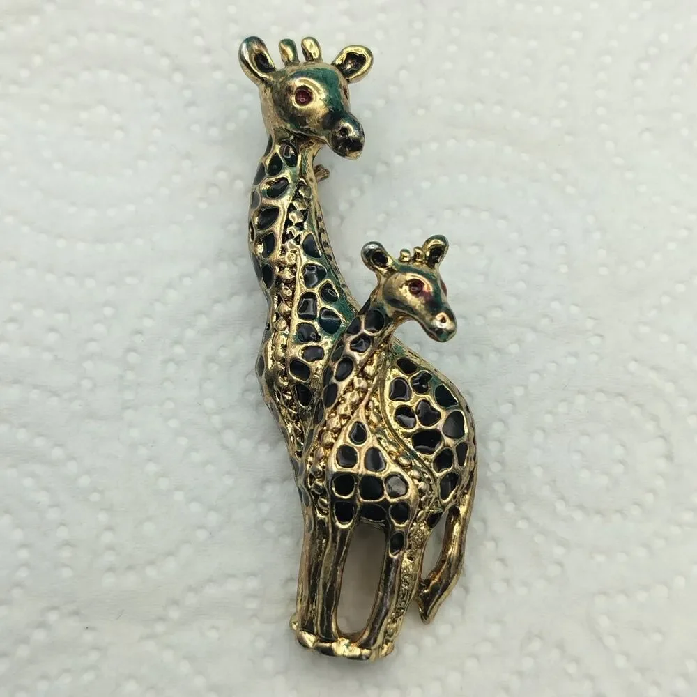 Giraffe Mom & Baby Brooch Pin Enamel Red Eye Gold Tone approx 2.25